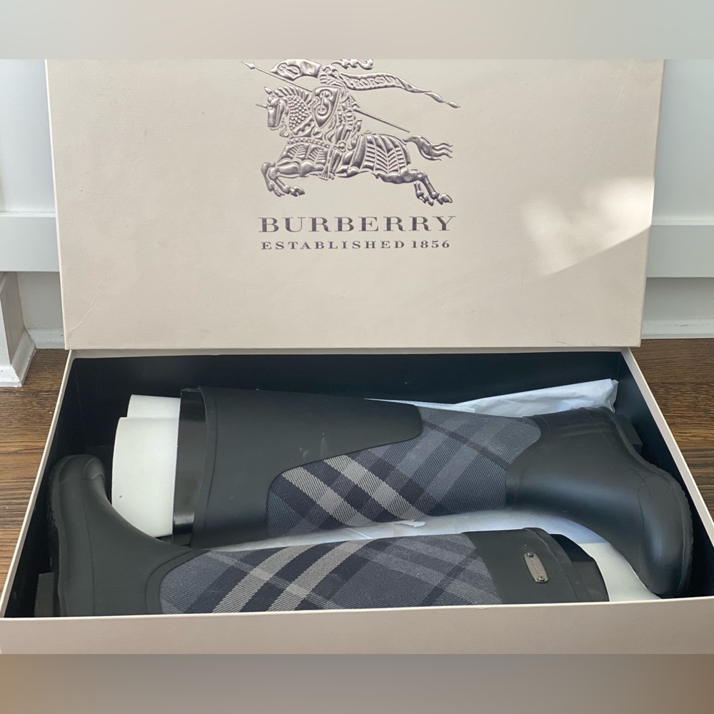 Burberry Clemence Rain boots (Black/Gray)